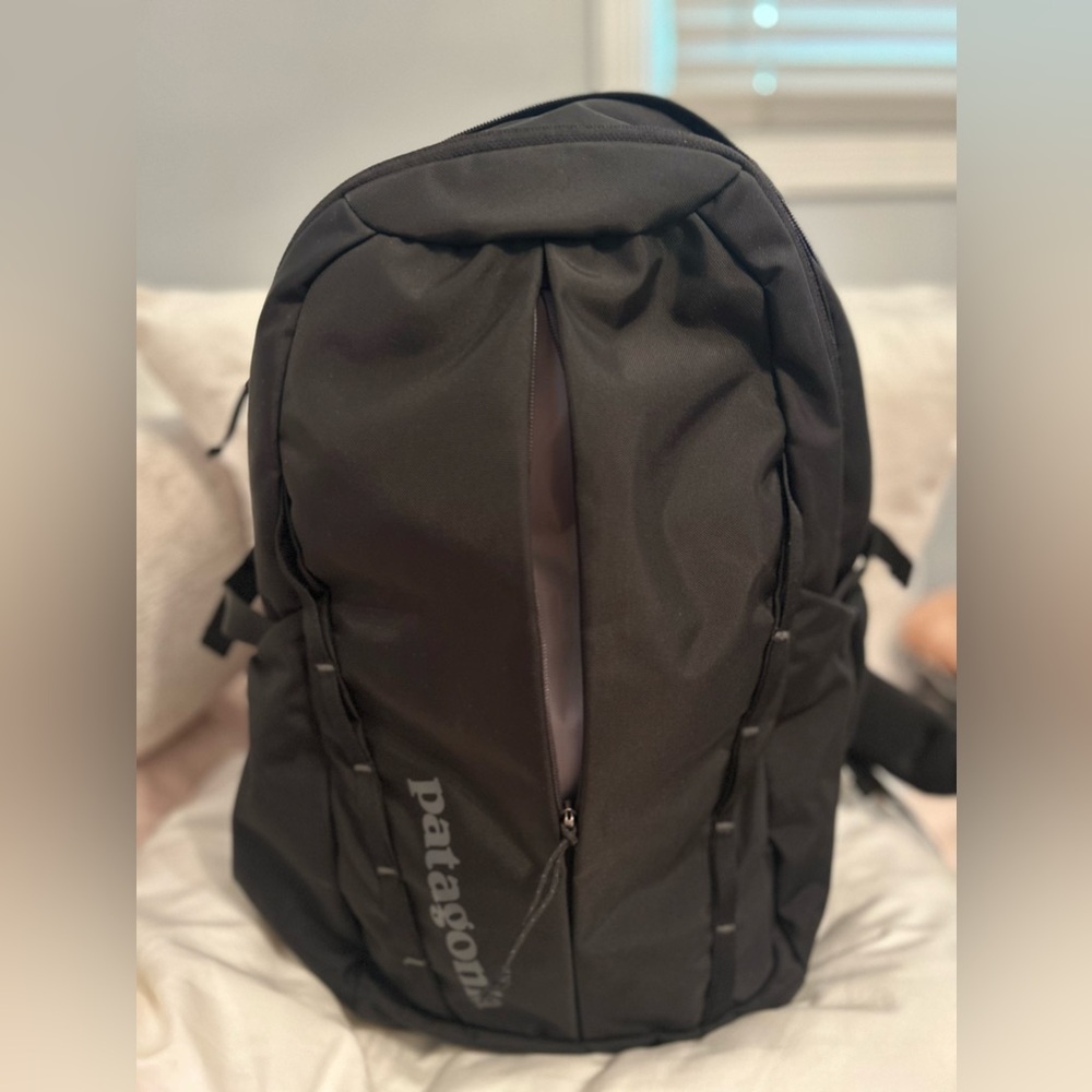 Patagonia Refugio 28L backpack Black ! Rare !!